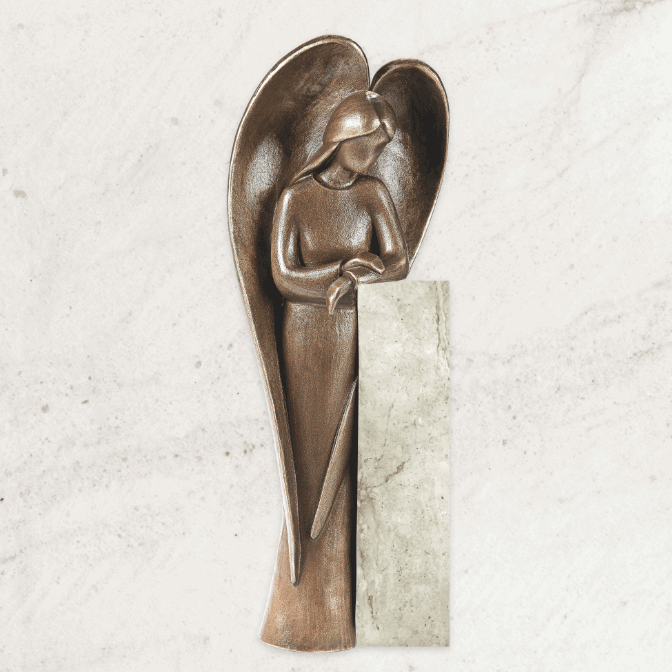 Madonna aus Bronze mit Mamor